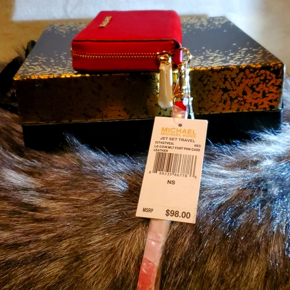 Michael Kors Jet Set Lg Coin Multifunction Phone Case ~ Red ~ NWT BOGO HALF - Picture 3 of 5